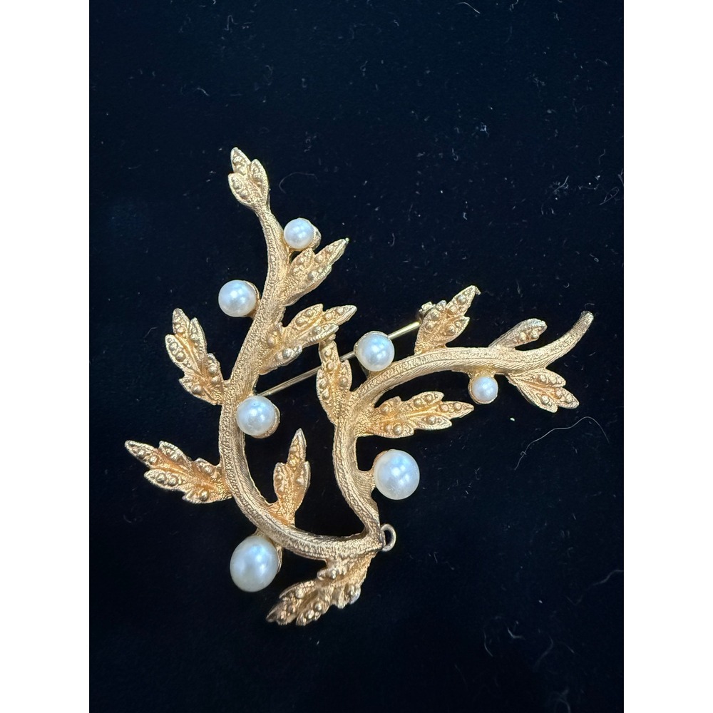 Vintage Gold Tone Branch Leaf Brooch White Faux Pearl Botanical Pin Accessory‎